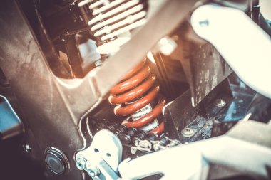 Kırmızı spor motosiklet parçası. Tonda, tarzı glamour fotoğraf.