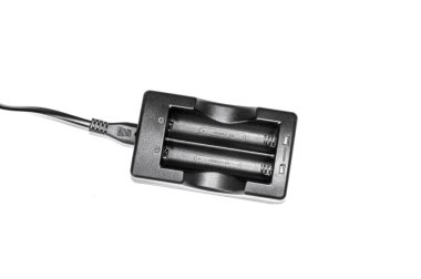 Batarya Charger beyaz arkaplanda izole edildi