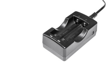 Batarya Charger beyaz arkaplanda izole edildi