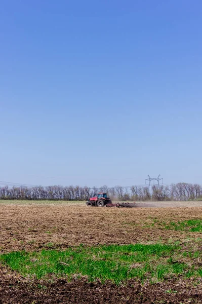 Farmer Tractor Preparing Land Seedbed Cultivator — Stock Photo, Image