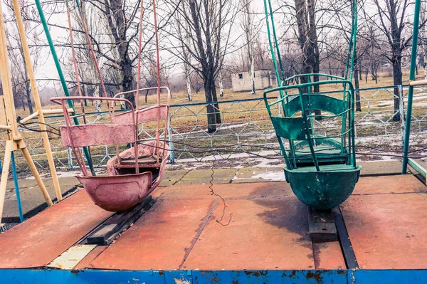 放棄された遊園地 — ストック写真