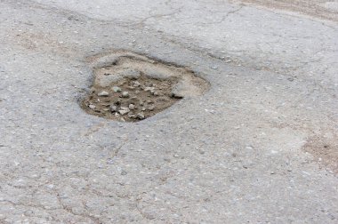 Asfalt yol delik hasar