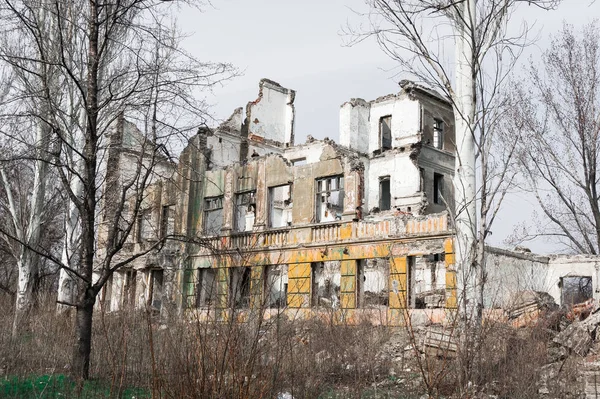 Zničené školní budovy — Stock fotografie