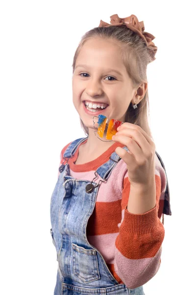 Retrato Niña Con Aparato Ortodoncia Aislado Sobre Fondo Blanco —  Fotos de Stock