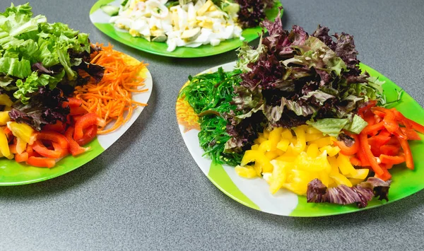 Ingrediente Pentru Face Salata Farfurie Verde Conceptul Alimentație Sănătoasă — Fotografie, imagine de stoc