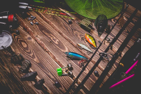 Рыболовные Снасти Деревянном Фоне Студийное Фото Виньеткой — стоковое фото