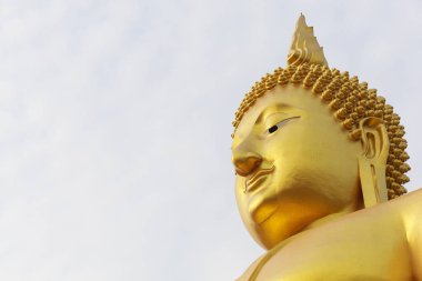 Büyük altın buda görüntü Wat Muang (Muang Budist Tapınağı), Ang Thong, Tayland