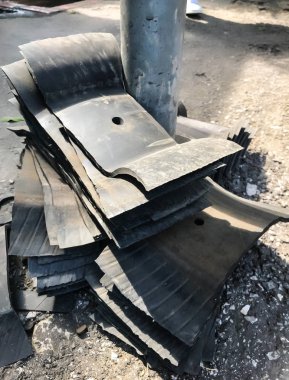 Onarım yama lastik garaj sızıntı sönük. Araba parçası onarım, yedek parça, kaza önleme kavramı.