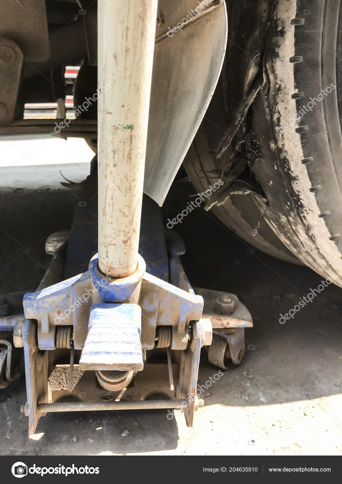 Manual Mechanical Jack Lift Jacking Car Change Burst Tire Garage