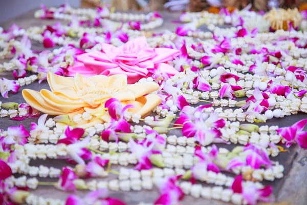 Baai Sri Bandejas Guirnaldas Flores Ofrenda Budismo Tailandés Ceremonia Brahman — Foto de Stock