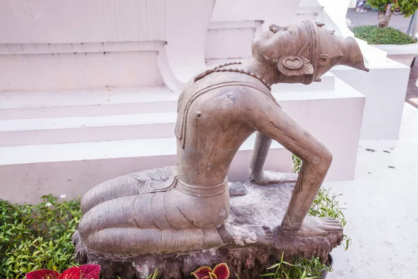 Alte Verdrehte Einsiedlerlegierung Statue Stellt Indische Yoga Pose Traditionelle Medizin — Stockfoto