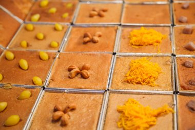 Khanom Mo Krachan, geleneksel Tay tatlı tatlı Hindistan cevizi custard puding, taro nişasta, Hindistan cevizi sütü, yumurta, palm şeker, beyaz şeker, tuz yapılmış, soğancık ve yağ pişmiş. Yiyecek, ekmek, mutfağı kavramı