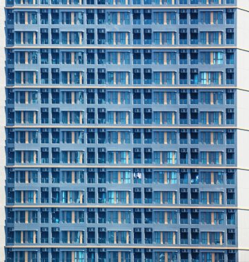 Modern kentsel konut binası görünümü, daire, Condominium dış, Teras pencere ve duvar deseni arka plan. Gayrimenkul, Mimarlık, Inşaat endüstrisi, şehir hayatı ve yaşam konsepti