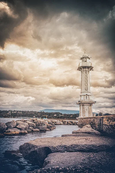 Leuchtturm im Genfer See — Stockfoto