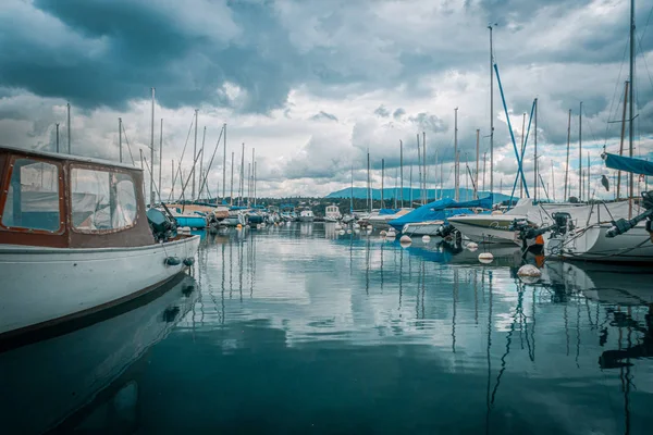 Día azul en el lago Geneva — Foto de Stock