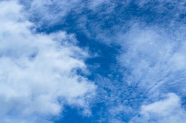 Gökyüzü görmek gün renkleri dolu ki, bu bir mucize..