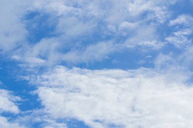 kabarık kümülüs bulutlar gökyüzü fotoğrafı.