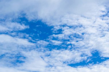 parlak bulutlu gökyüzü bulutlu gün.