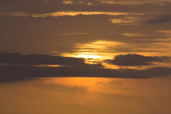 Der Goldene Himmel Leuchtet Morgen — Stockfoto