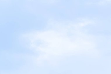 Gökyüzü ve bulutlar ruh göre şekli Dönüştür.