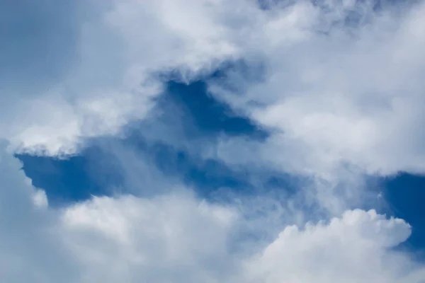 Céus Azuis Nuvens Constante Movimento — Fotografia de Stock