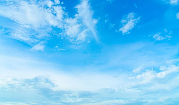 Vzduchu Mraky Modré Obloze — Stock fotografie