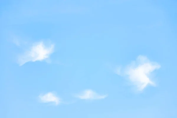 Bílá Oblaka Modrá Obloha Dešti Aktualizovat Oko — Stock fotografie