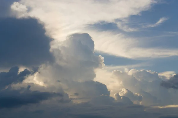 Romantis Langit Biru Musim Panas Lanskap Bebas — Stok Foto