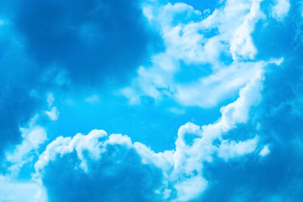Mavi Gökyüzü Bulutlu Web Tasarımı Için Uygun — Stok fotoğraf
