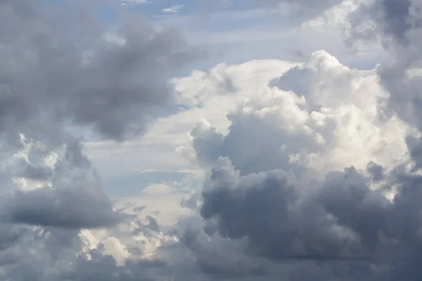 Cloud Jasné Obloze Pozadí — Stock fotografie