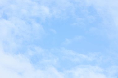 Gökyüzü görmek gün renkleri dolu ki, bu bir mucize..