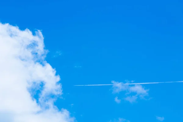 Las Nubes Dividen Capas Por Noche Con Luz — Foto de Stock