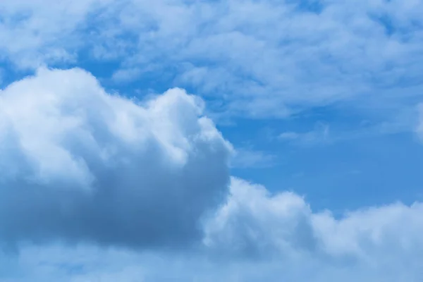 Nuvens Brancas Céu Azul Verão — Fotografia de Stock