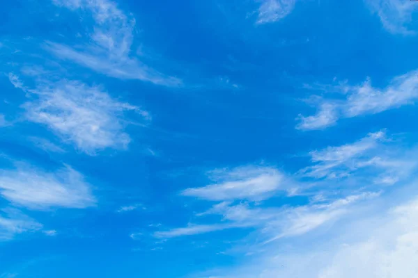 Небо Небо Блакитні Або Сині Яскравий Білий Фон Влітку — стокове фото