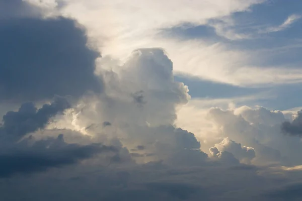 Romantis Langit Biru Musim Panas Lanskap Bebas — Stok Foto