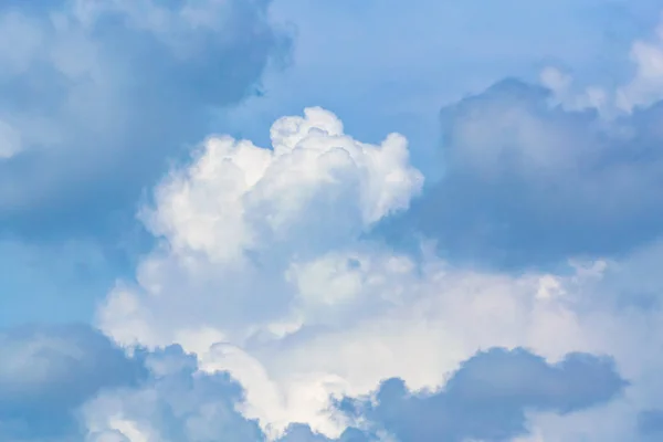 Σύννεφα Λευκό Και Μπλε Του Ουρανού Είναι Ιδανικές Για Όλα — Φωτογραφία Αρχείου