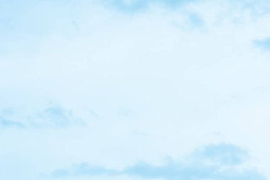 Mavi gökyüzü ile beyaz bulutlar arka planlar, animasyonlar ve resimler için uygun.