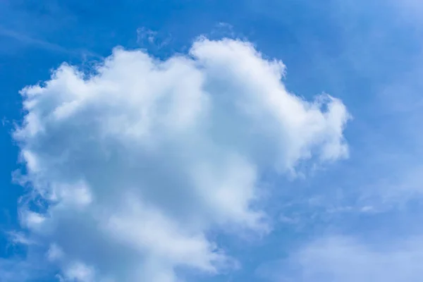 Céu Azul Céu Com Pequenas Nuvens Flutuando Céu — Fotografia de Stock
