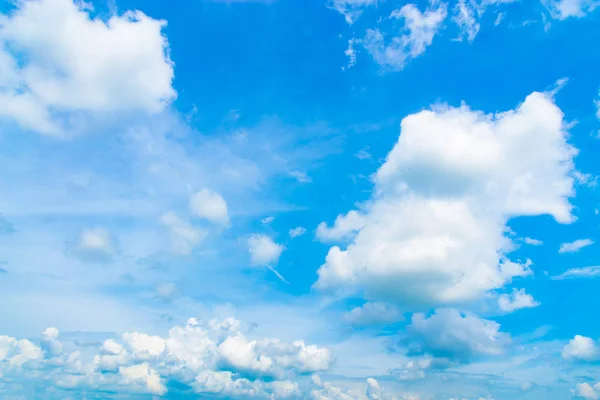 Sky with vertically vertical clouds for a mobile backdrop.