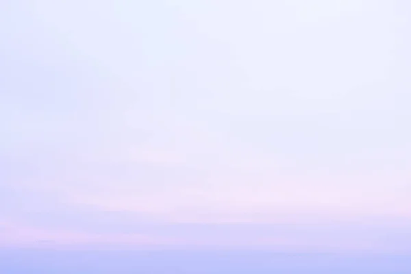 Блакитне Небо Білими Хмарами Вдень — стокове фото