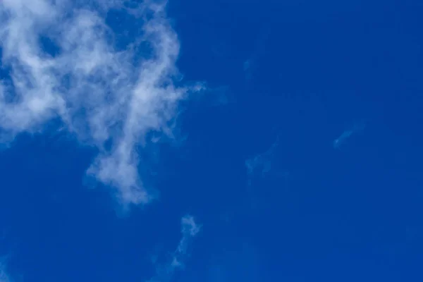 Sky with vertically vertical clouds for a mobile backdrop.