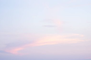 Renkli gökyüzü gördüğüm günü.