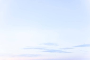 mavi ve gökyüzü bulut ile.