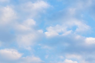 mavi ve gökyüzü bulut ile.