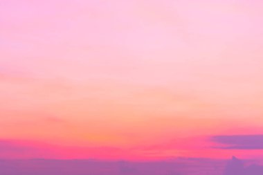 Renkli gökyüzü gördüğüm günü.