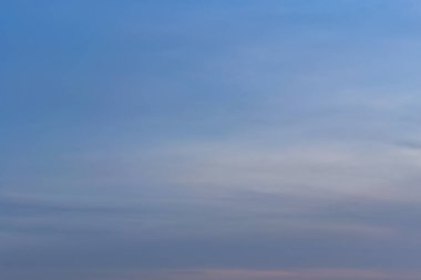 Sıcak havalarda beyaz bulut kümeleri neden olur..