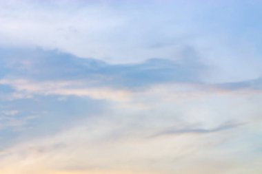 Sıcak havalarda beyaz bulut kümeleri neden olur..