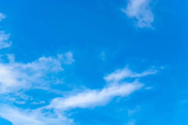 Nuvens Brancas Céu Azul Verão — Fotografia de Stock