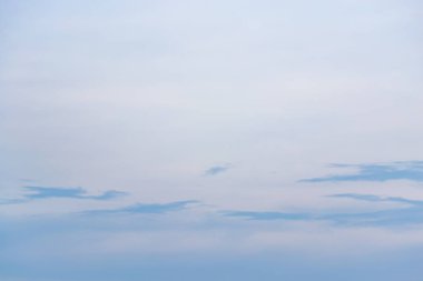  Mavi gökyüzü ve bulutlar arka plan..