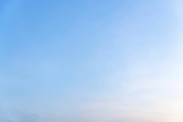 Nuvole Aria Nel Cielo Blu — Foto Stock